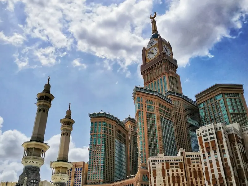 Tour de l'horloge et mosquée Al-Haram à Makkah