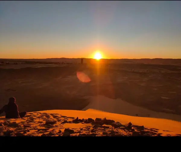 Coucher de soleil sur les dunes du Sahara